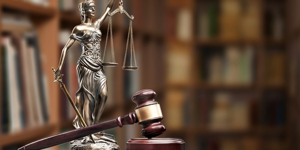 وکیل پایه یک دادگستری